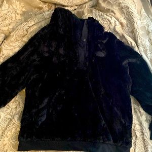 Black XL North Face Jacket/sweater pullover.